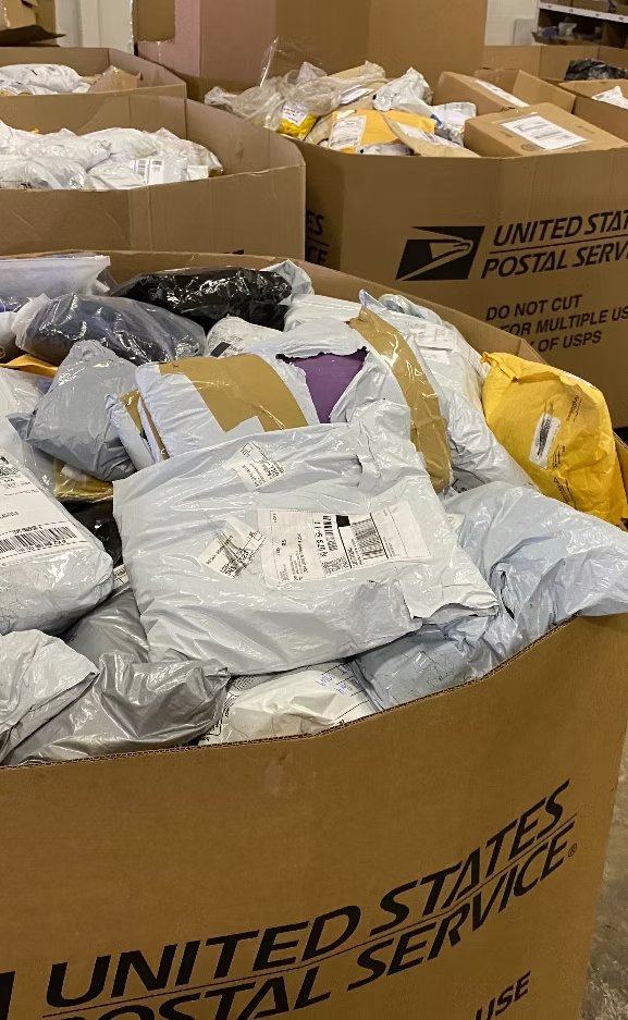 USPS Unclaimed Mail Mystery Box