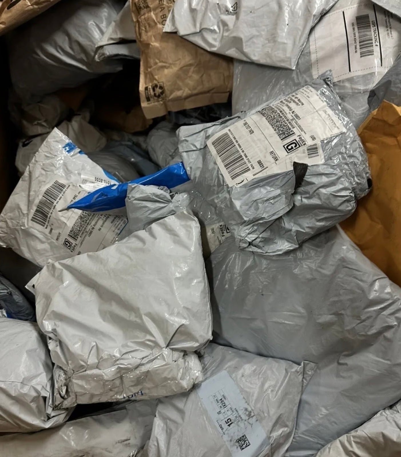 USPS Unclaimed Mail Mystery Box